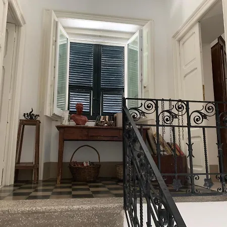 לינה וארוחת בוקר Casa Deva