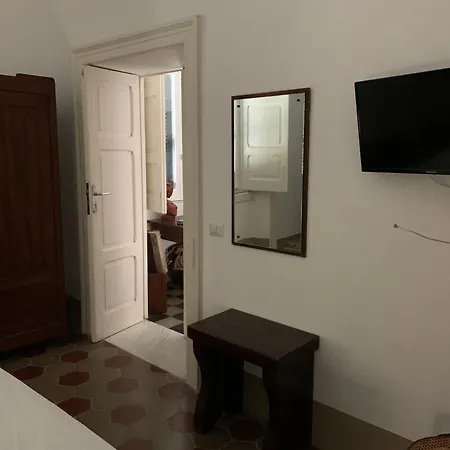 לינה וארוחת בוקר Casa Deva